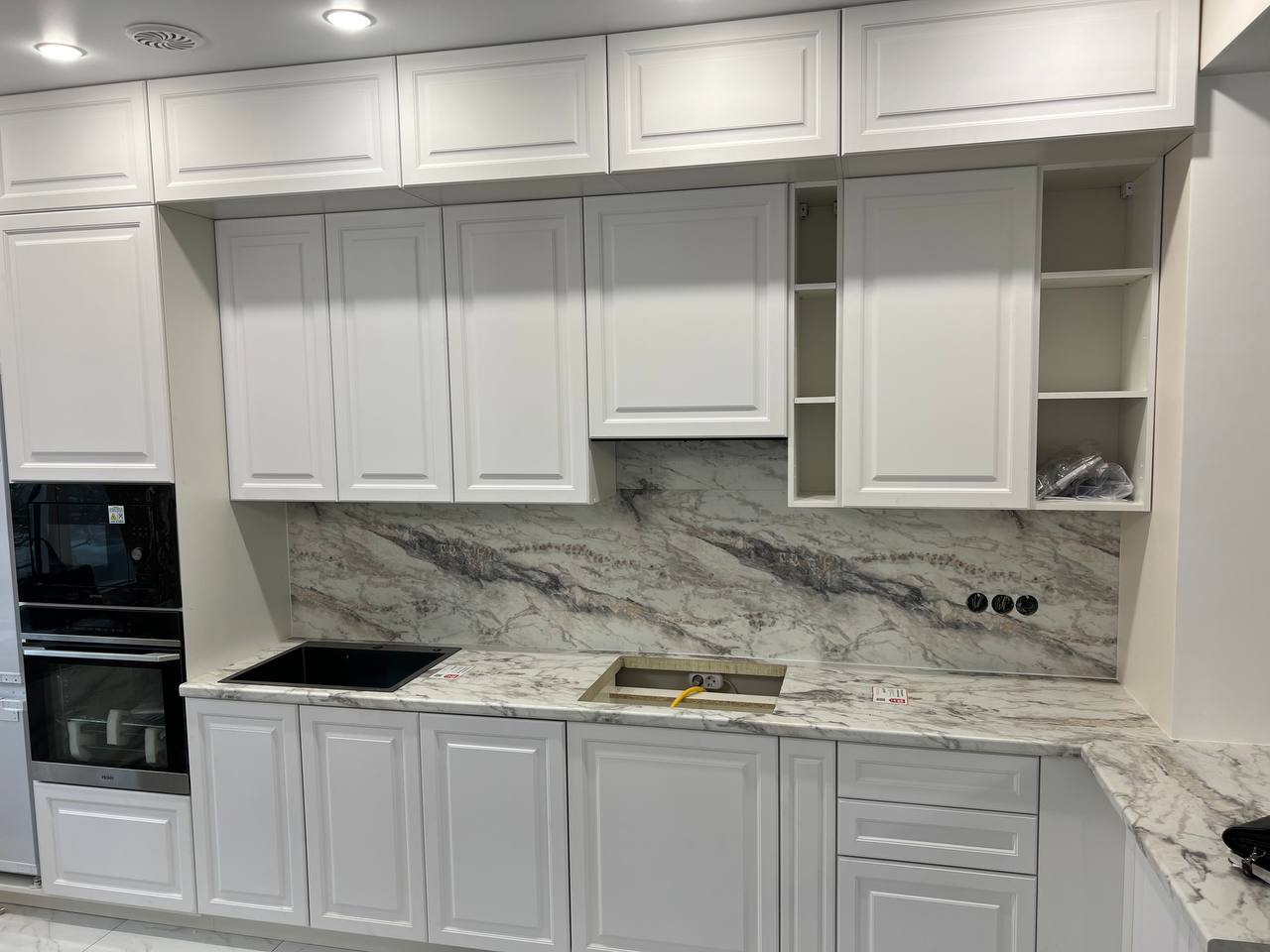 Кухня угловая классическая — Белая